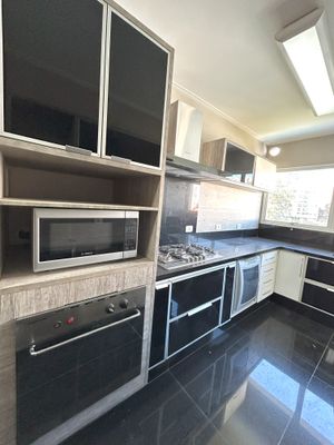 Image 9 - 888544