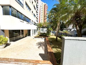 Image 33 - 888544