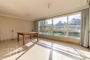 Image 5 - 888545
