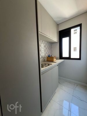 Image 9 - 888547