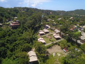 Image 8 - 888554