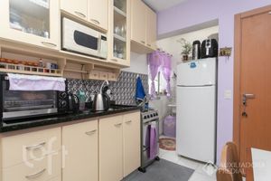 Image 8 - 888555