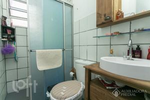 Image 13 - 888555