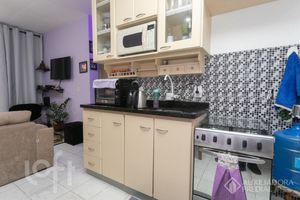 Image 7 - 888555