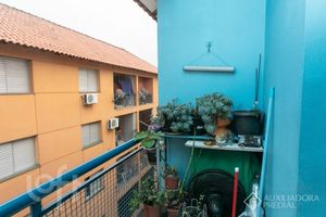 Image 4 - 888555