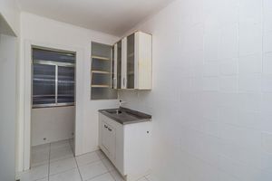 Image 14 - 888560