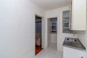 Image 15 - 888560
