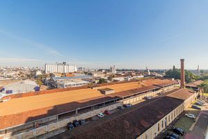 Image 4 - 888570