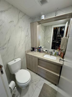 Image 8 - 888575