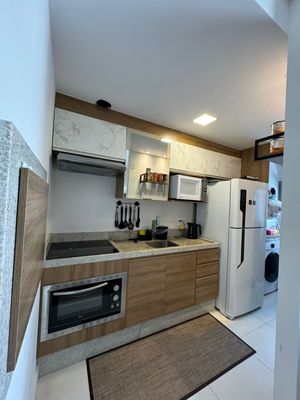 Image 9 - 888575