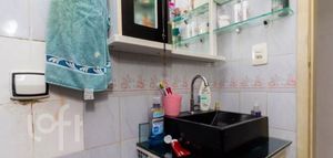 Image 15 - 888579