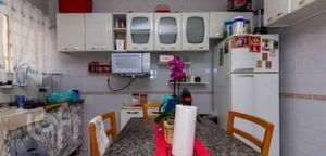 Image 5 - 888579