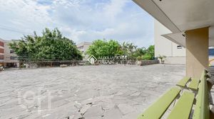 Image 12 - 888585