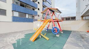 Image 13 - 888585