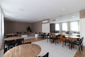 Image 35 - 888589