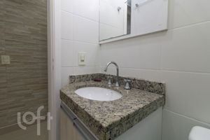 Image 7 - 888589
