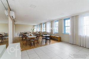 Image 10 - 888589