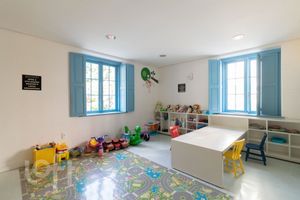 Image 39 - 888589