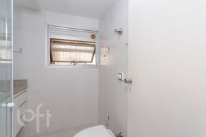 Image 42 - 888595