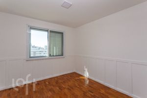 Image 31 - 888595