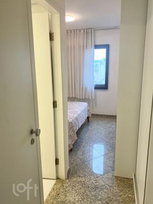 Image 9 - 888597