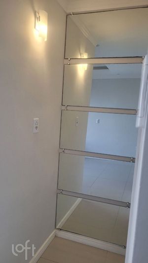 Image 11 - 888600