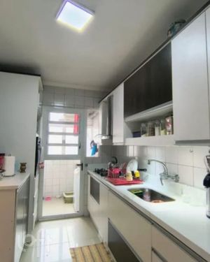Image 8 - 888601