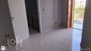 Image 11 - 888602