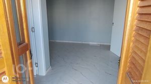 Image 10 - 888602