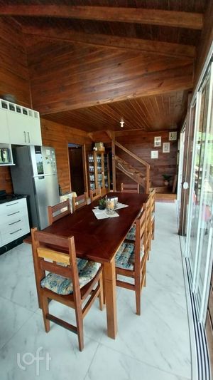 Image 10 - 888604