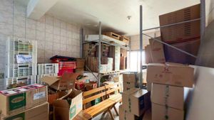 Image 10 - 888608
