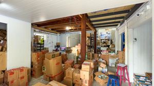 Image 14 - 888608