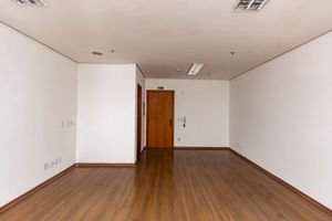 Image 7 - 888614