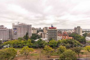 Image 4 - 888614