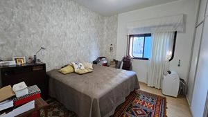 Image 15 - 888621