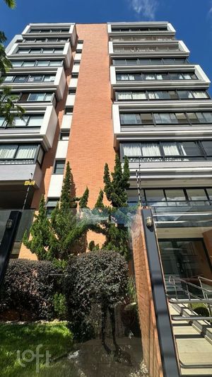 Image 23 - 888623