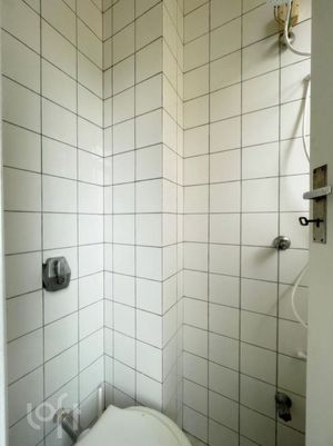 Image 9 - 888629