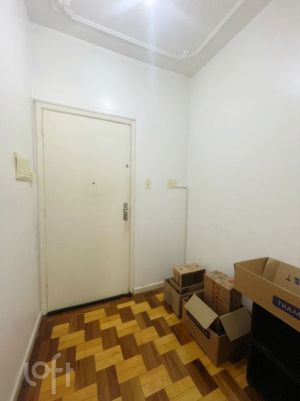 Image 12 - 888629