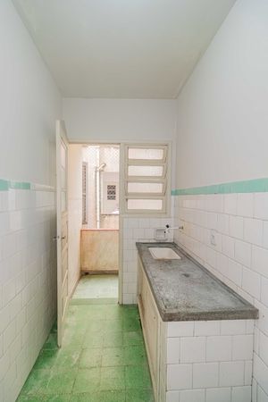 Image 7 - 888635