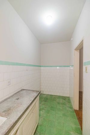 Image 9 - 888635