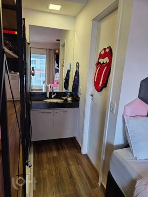 Image 8 - 888636