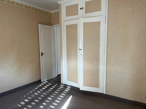 Image 8 - 888640