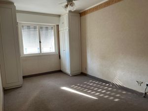 Image 9 - 888640