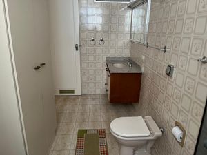 Image 14 - 888640