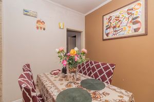 Image 15 - 888646