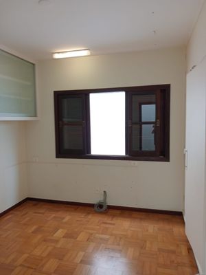 Image 7 - 888648