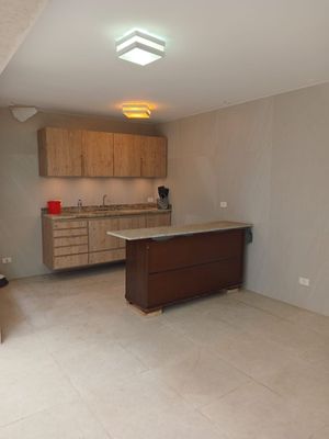 Image 11 - 888648