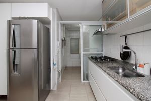 Image 9 - 888649