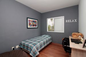 Image 19 - 888649