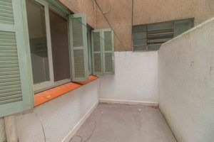 Image 8 - 888650